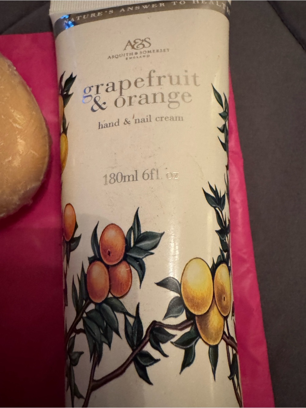Creams & soaps - Picture 4 of 4